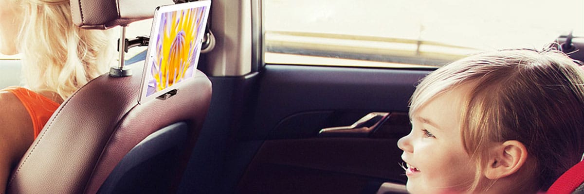 Entspannte Urlaubsreisen mit unseren Rücksitzhalterungen für Tablet & Smartphone