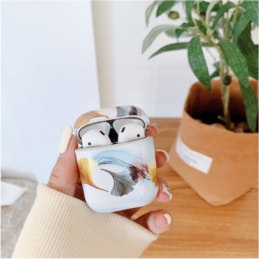 Image of AirPods (1. & 2. Generation) Hardcase Schutzhülle Abdeckung - Bunte Blätter bei Apfelkiste.ch