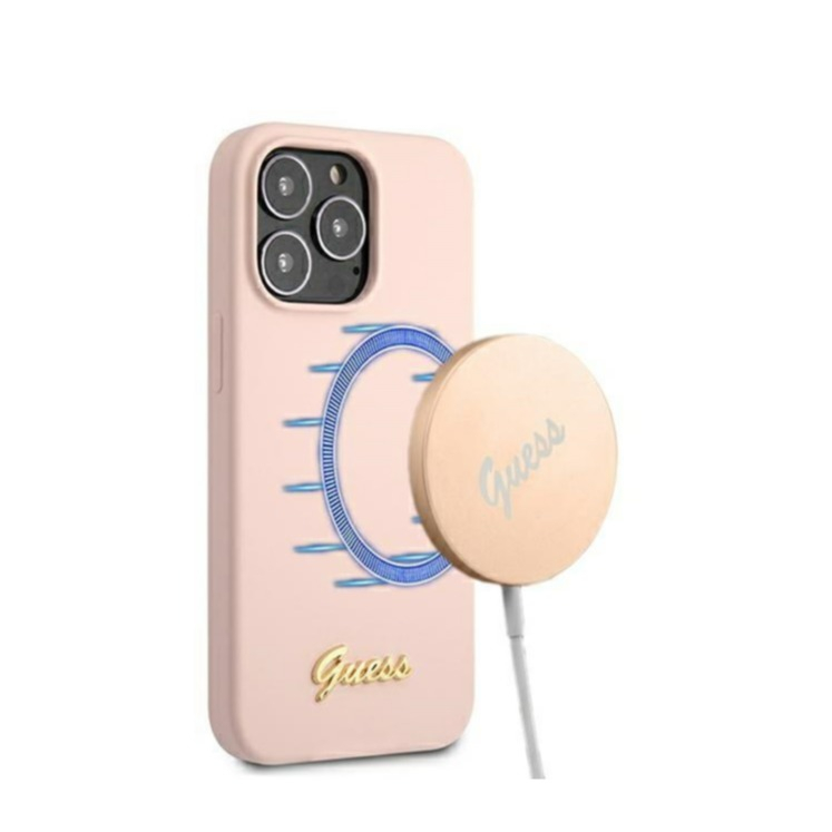Image of Guess - iPhone 13 Pro Max MagSafe Silikon Hardcase Hülle Vintage Script (GUHMP13XLSLMGLP) - Rosa / Gold bei Apfelkiste.ch