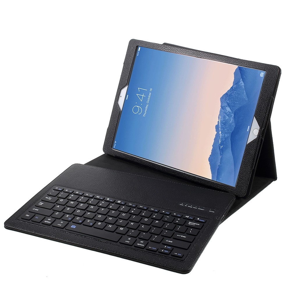 Image of iPad Pro 12.9" / Pro 12.9" (2017) Leder Tasche mit Bluetooth Tastatur - Schwarz bei Apfelkiste.ch