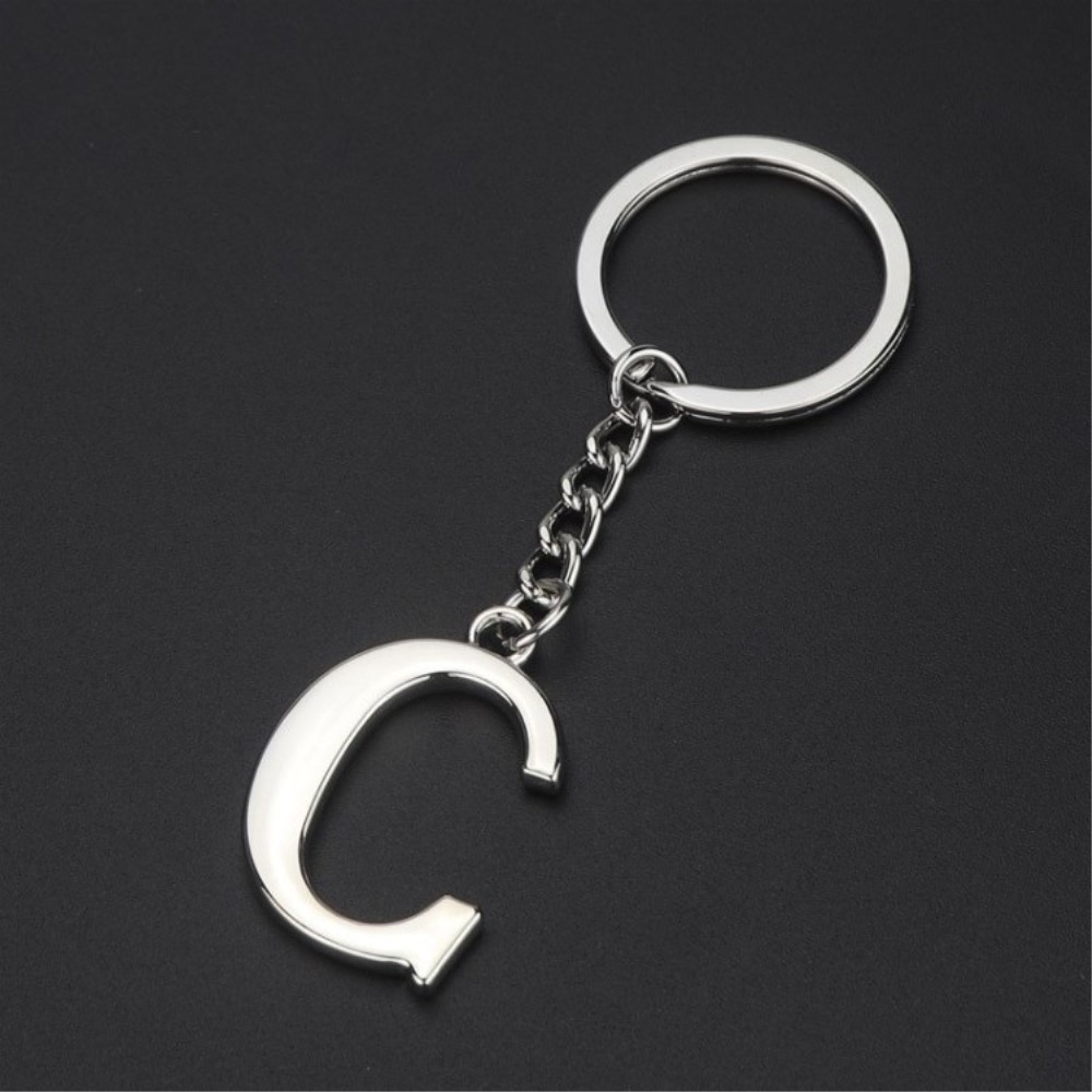 Image of Metall Buchstaben Schlüsselanhänger Accessoire mit Spaltring - Silber / C bei Apfelkiste.ch