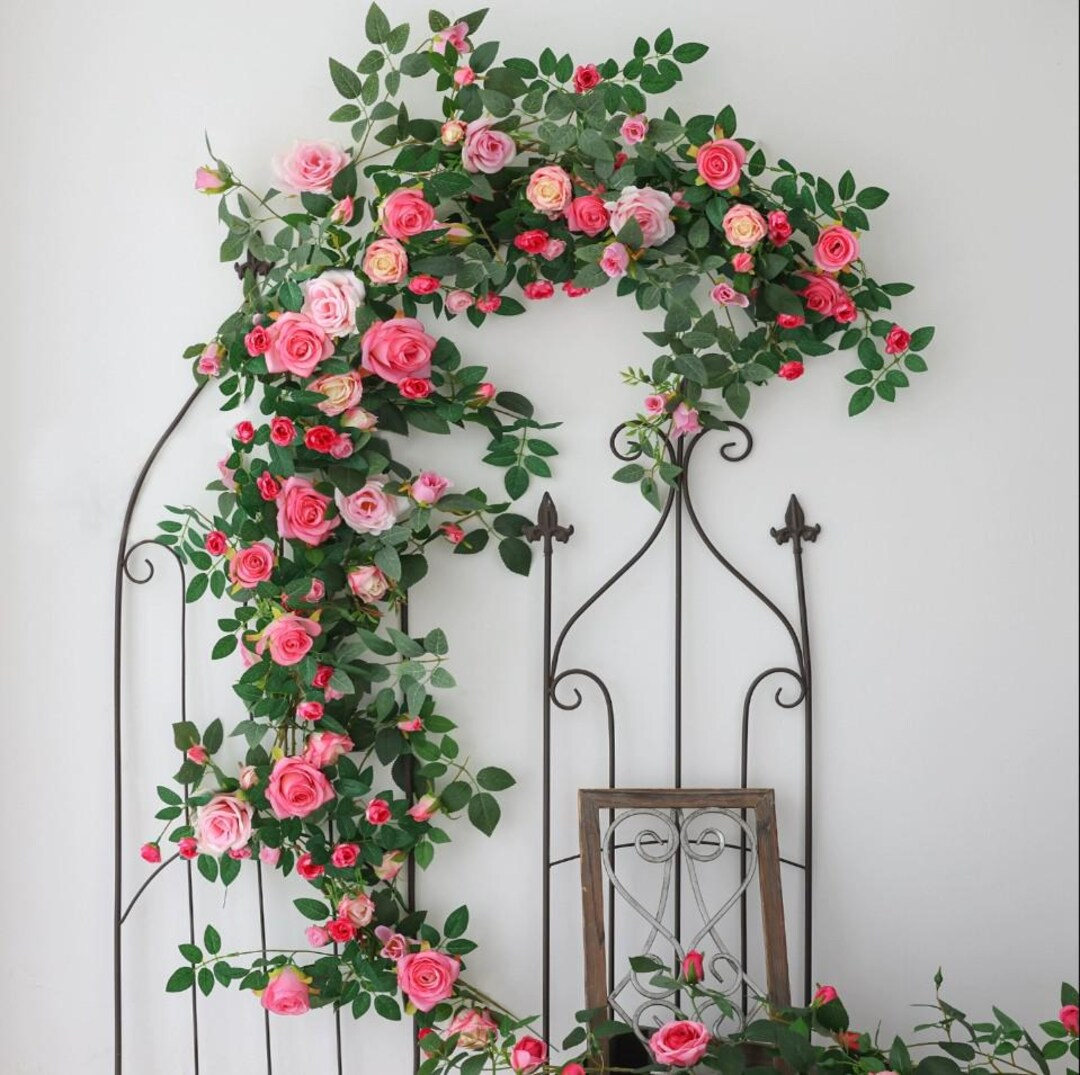 deko mit weihnachtskugeln Weihnachtsdeko Kugeln: Ideen & Trends fensterdeko mit weihnachtskugeln main image 1