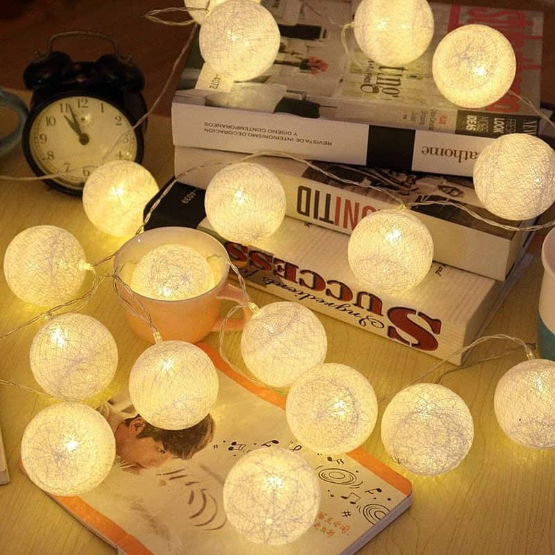 3m) 20-LED's Baumwoll Kugel Lichterkette Weiss