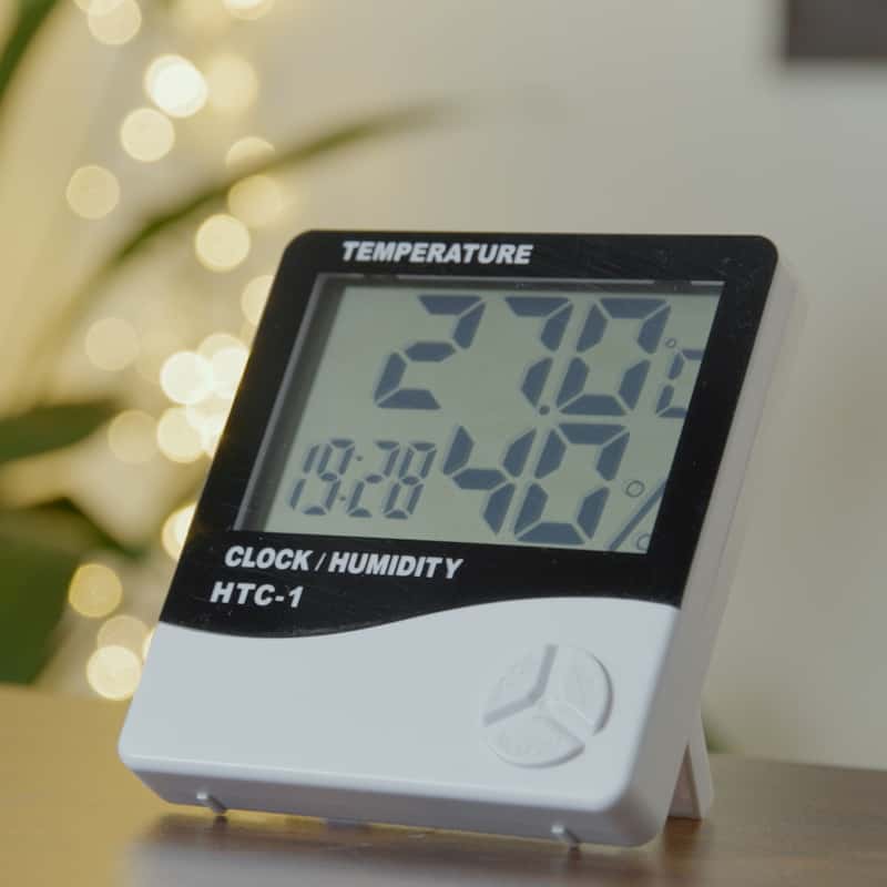 Mini Digitaluhr Temperatur Luft feuchtigkeit tragbare Tisch uhr Thermometer  Hygrometer 12/24h batterie betriebene LED-Uhr
